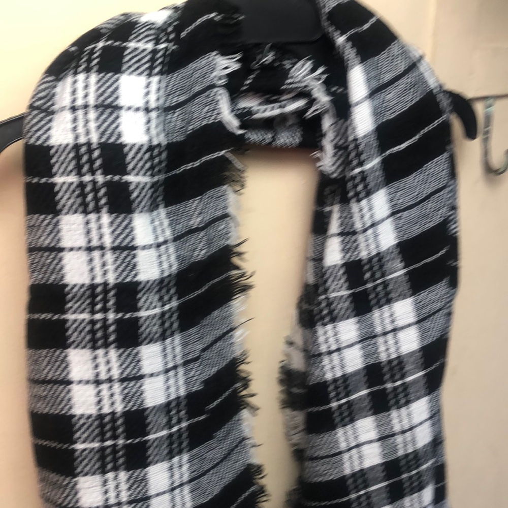 Black and white plaid blanket scarf